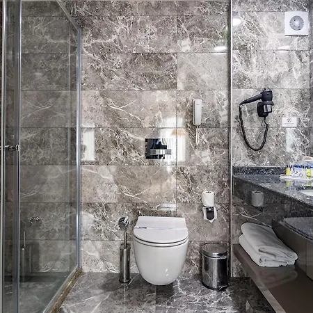 2000 Kavaklidere Hotel 4*