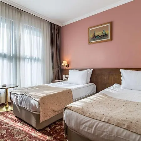 2000 Kavaklidere Hotel 4*